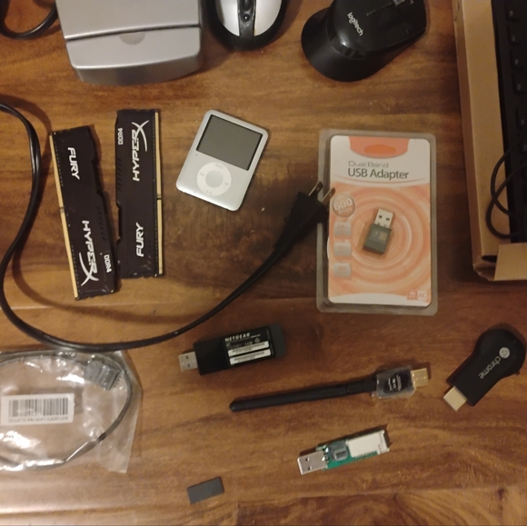 Random computer stuff - Picture 3 of 13